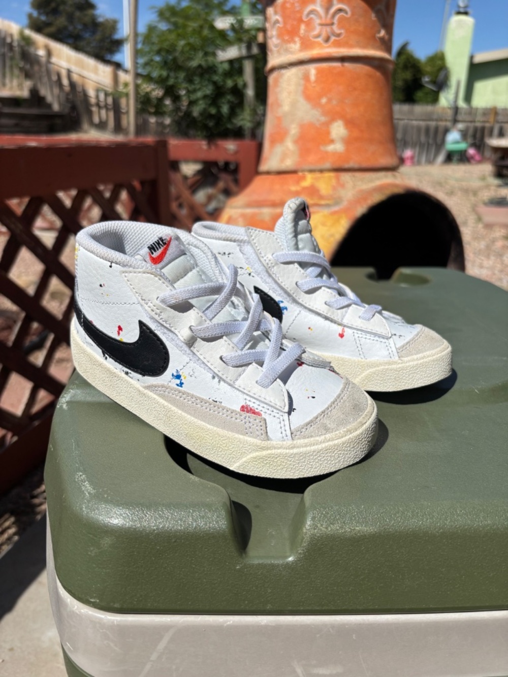 Nike White Mid-Top Sneakers with Black Swoosh and Paint Splatter Kids Size 10c - Picture 4 of 7